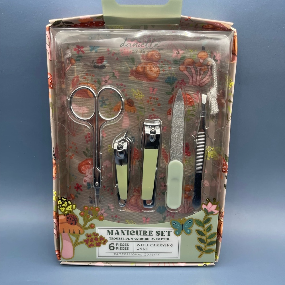 Danielle Creations Manicure Set with Cottagecore/Mushroom Carrying Case, NWT